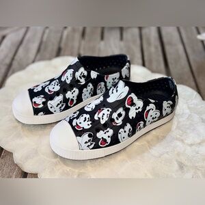Like New Kids Disney Native Slip on All Over Mickey Mouse Print Shoes!